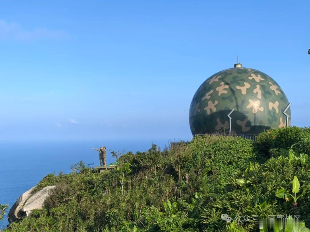 驻守高山之巅的某观通站是有66年历史的南海前哨，在10余年间实现了从单一对海观察