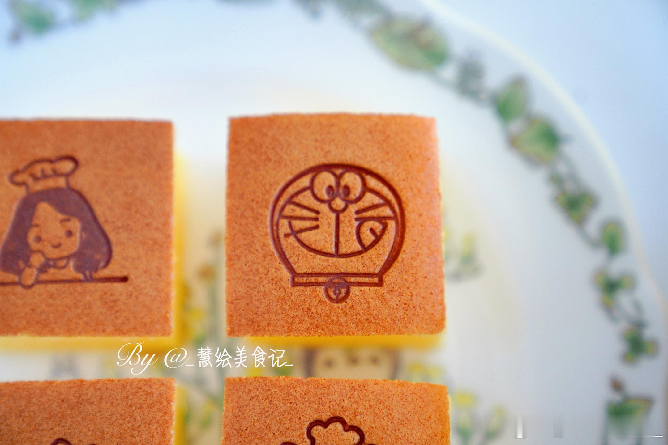 新周愉快[给你小心心][哆啦A梦花心]早餐酸奶古早蛋糕、玫瑰拿铁咖啡、蔬菜沙拉、