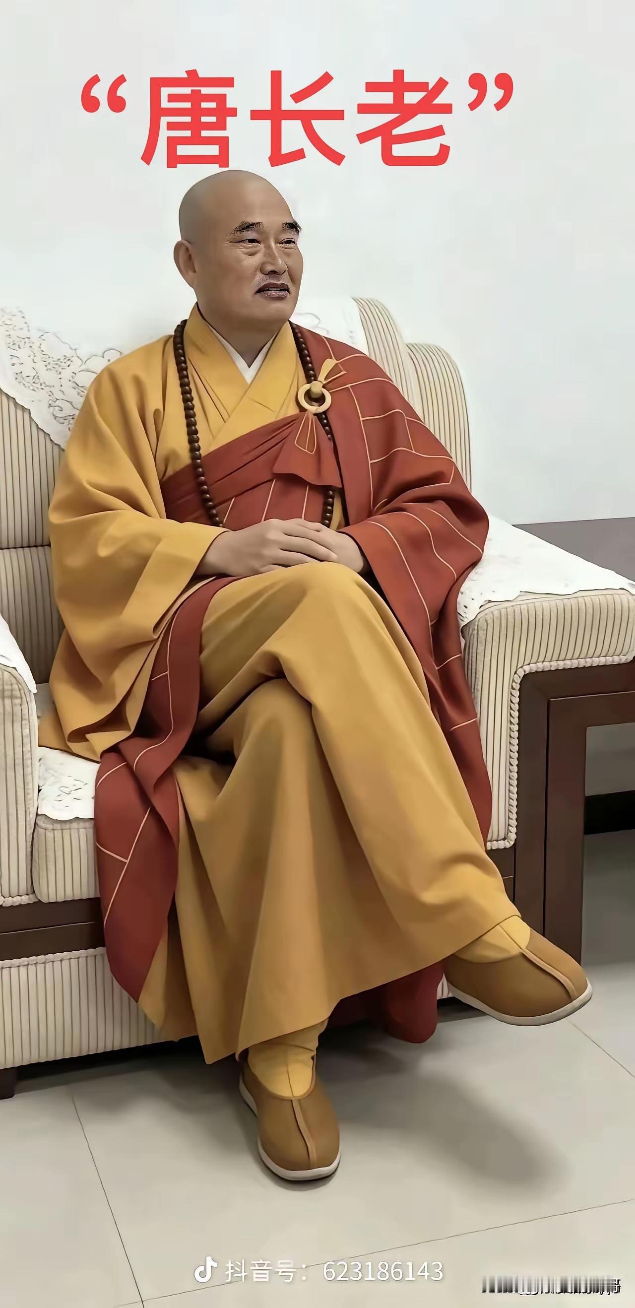 现在大衣哥不再是“偶像”，看起来就像“玩偶”！这些主办方为了博眼球，做广告扩大自