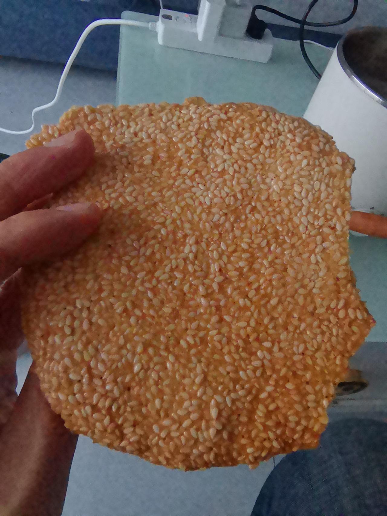 《素食斋》第67天
早餐绿豆小米粥，
外加芝麻饼鸡蛋。
每天红枣不间断，
青春不