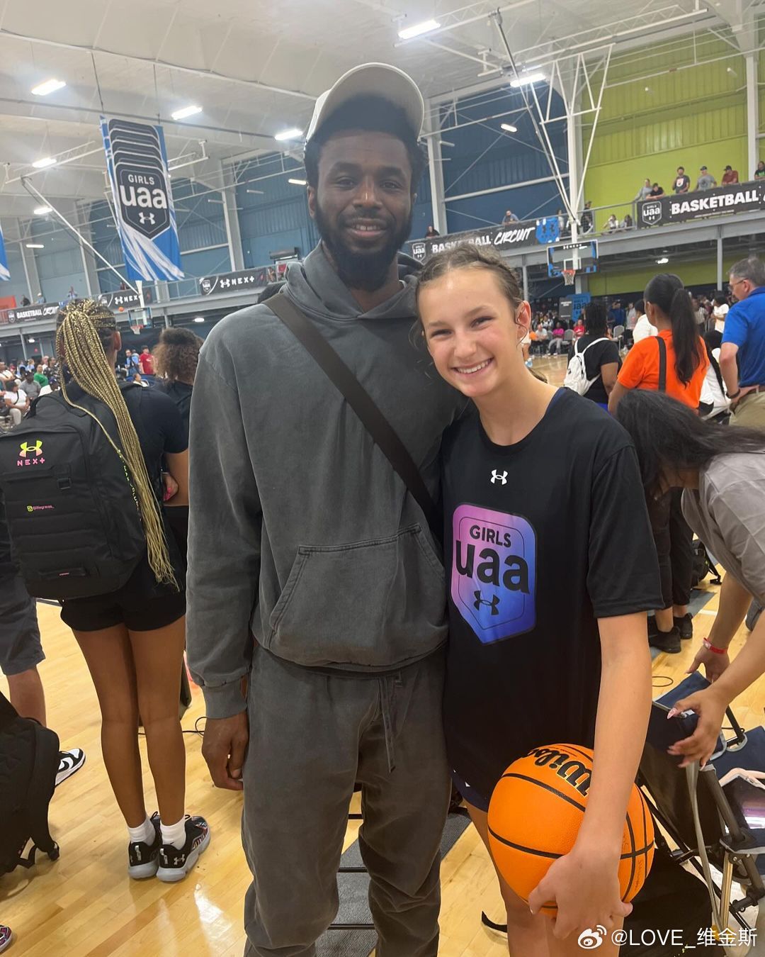 套装挎包小帽子焊死的维金斯#跨出夏日波篮##篮球热力一夏# ​​​