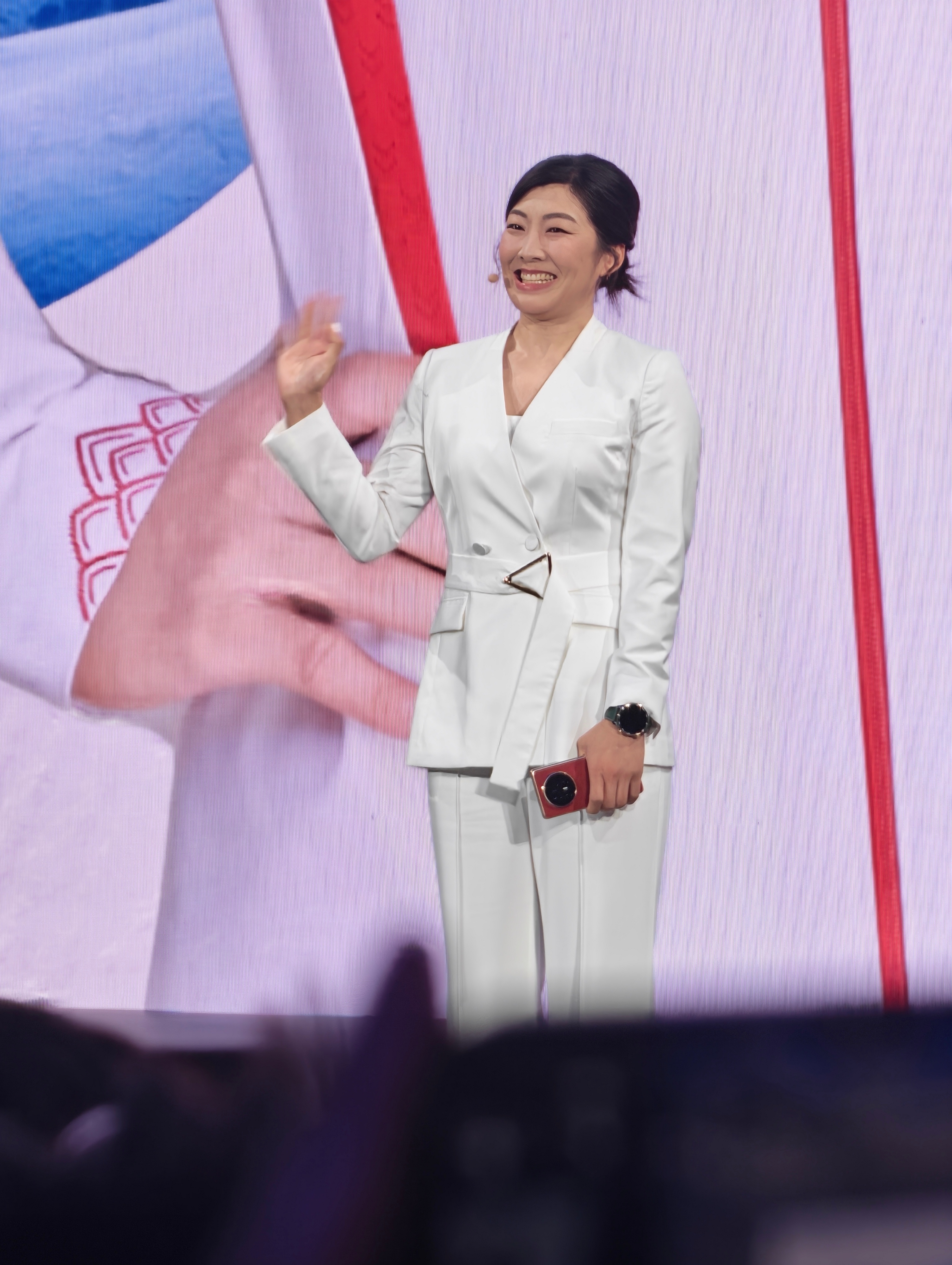 荣耀Magic V6实力见证官，自由式滑雪空中技巧奥运冠军徐梦桃来了！