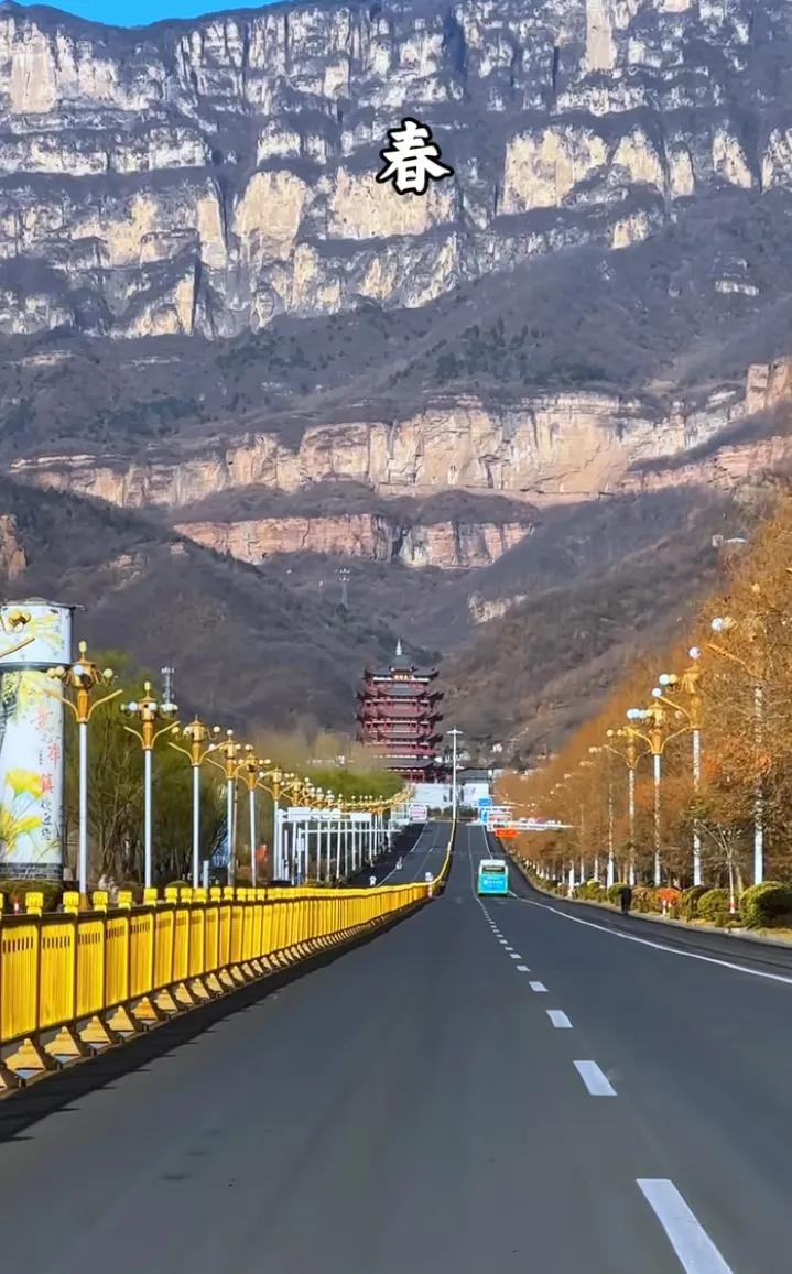 春、夏、秋、冬是四个不同的季节，它们各自有着独特的特点和美景。风景 最美西大门