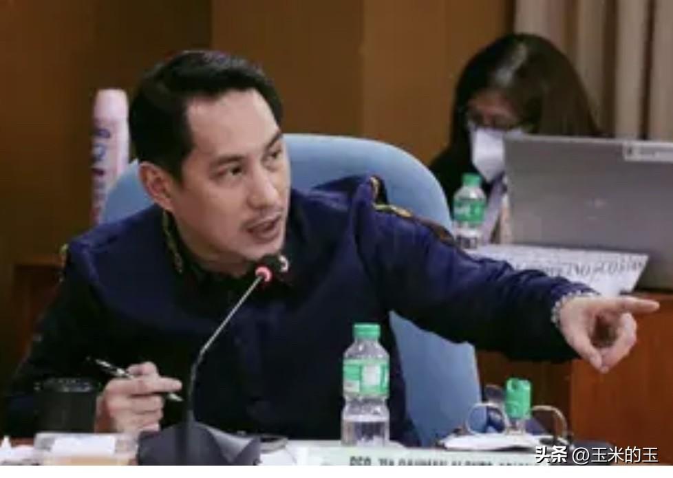 菲律宾南拉瑙省众议员齐亚·阿隆托·阿迪翁周末表示，针对他的“现金行李箱”指控经不
