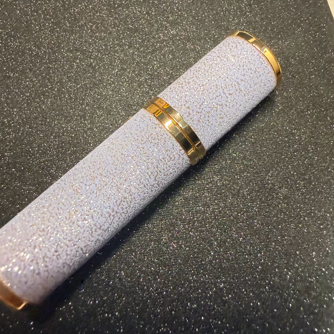 临近出行才发现香水分装瓶双双失踪，火速下单～新瓶子布灵布灵超好看！ 
