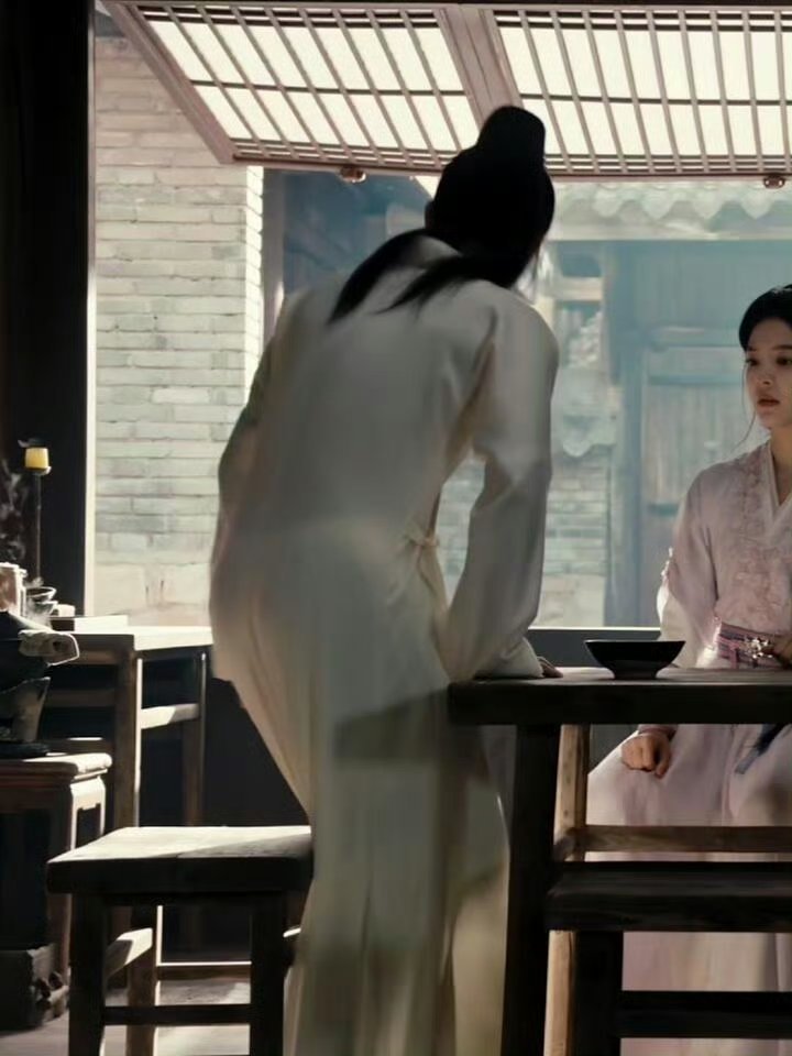 杨洋一袅楚宫腰杨洋你演戏怎么连背影都有戏啊？这楚宫腰一扭，我直接忘了台词只记得帅