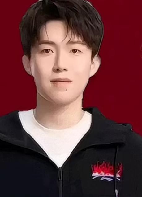 必须点赞!
王楚钦
不仅球打得好还是个大善人!
球场上王楚钦为梦想挥拍，
生活里