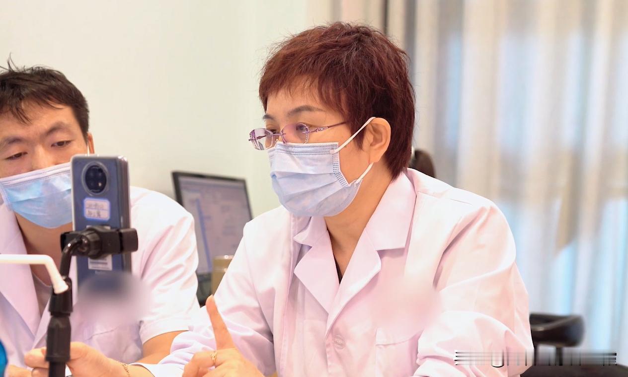 青春期男孩想要长高，如何做？
 
初诊时，11岁男孩身高140厘米，根据骨龄预估