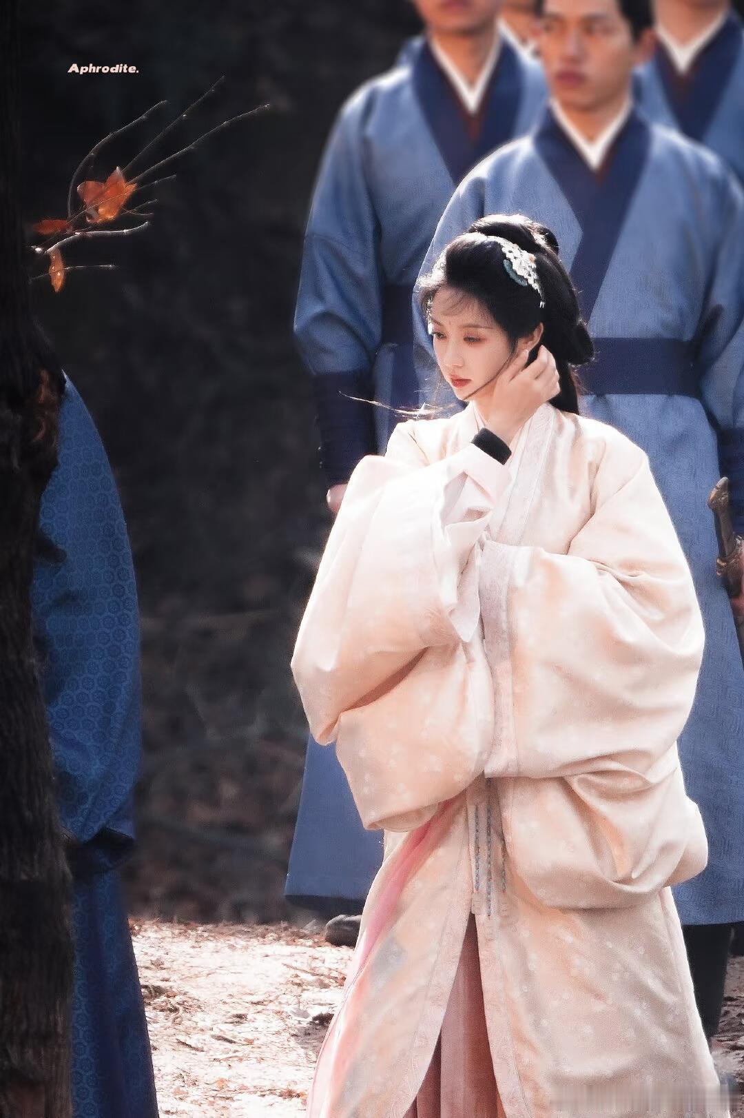 田曦薇 恶女嫁金钗阵容官宣田曦薇杀疯了！定妆照让人斯哈斯哈，一人分饰两角反差拉满