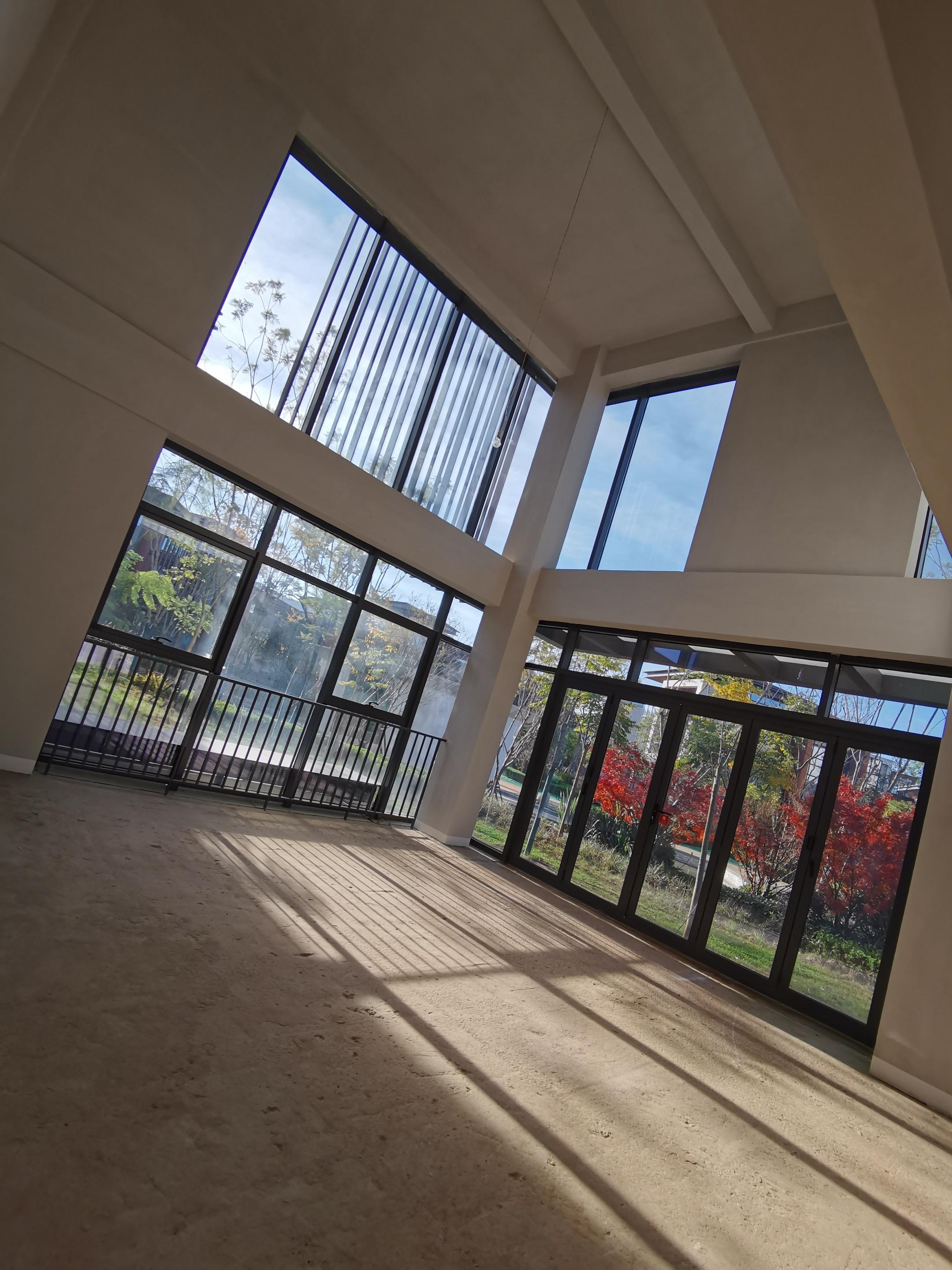 昆明别墅 | 毛坯逆袭实录→杂志大片。在昆明，住进杂志里的家！挑空客厅...