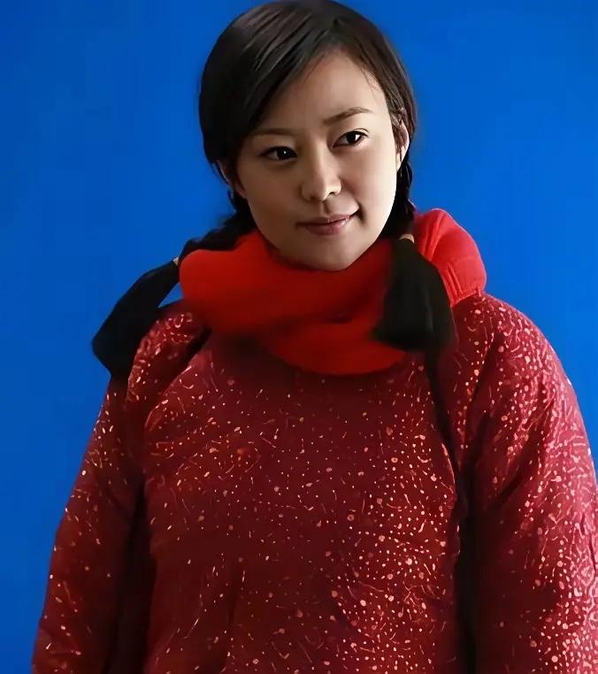 1971年，北京知青邵东平娶了地主家女儿。在新婚之夜，妻子问他：“东平哥，我家出