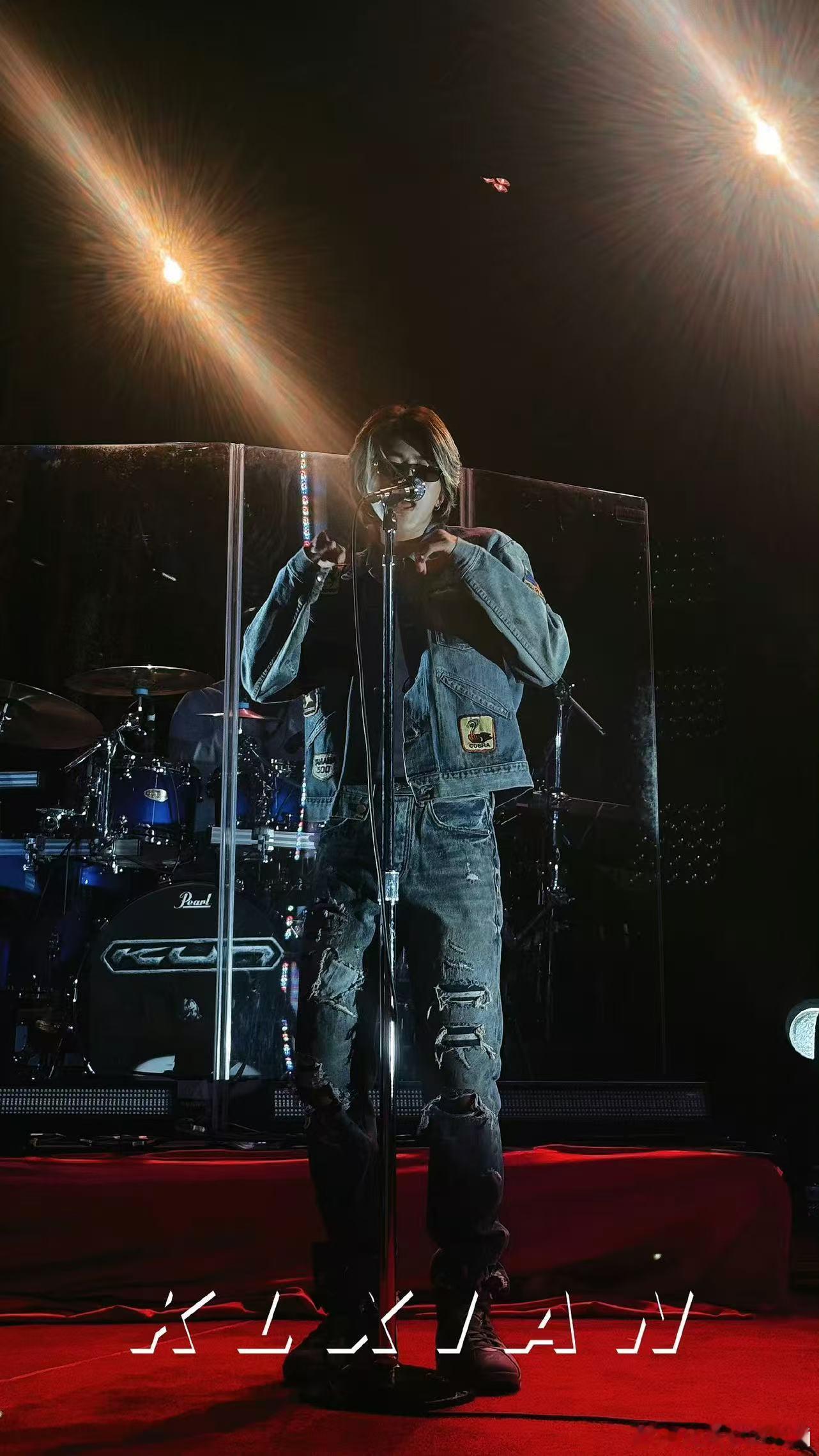 蔡徐坤纽约演唱会合作GQ拍摄独家幕后 内娱能在纽约开唱还拥有GQ专属幕后的真不多