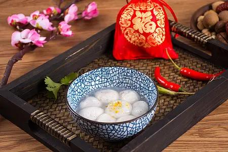 元宵汤圆吵上热搜：别争了，我们争的从来不是一颗糯米圆子
 
每到元宵节，汤圆和元