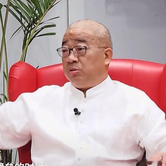 《62岁上海富商朱旭东猝逝，经历引发热议》“62岁，亿万富翁，前一天还在海口开会