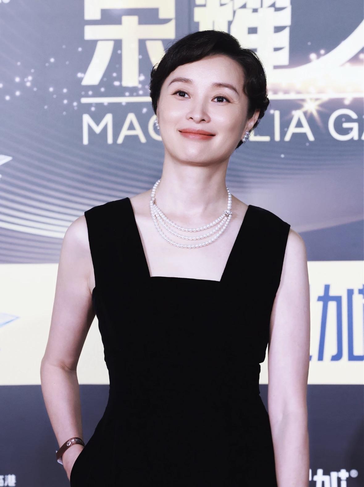 看到吴越那句“不会结婚了”，心里竟有种说不出的通透。

很多人觉得她是受过伤才封