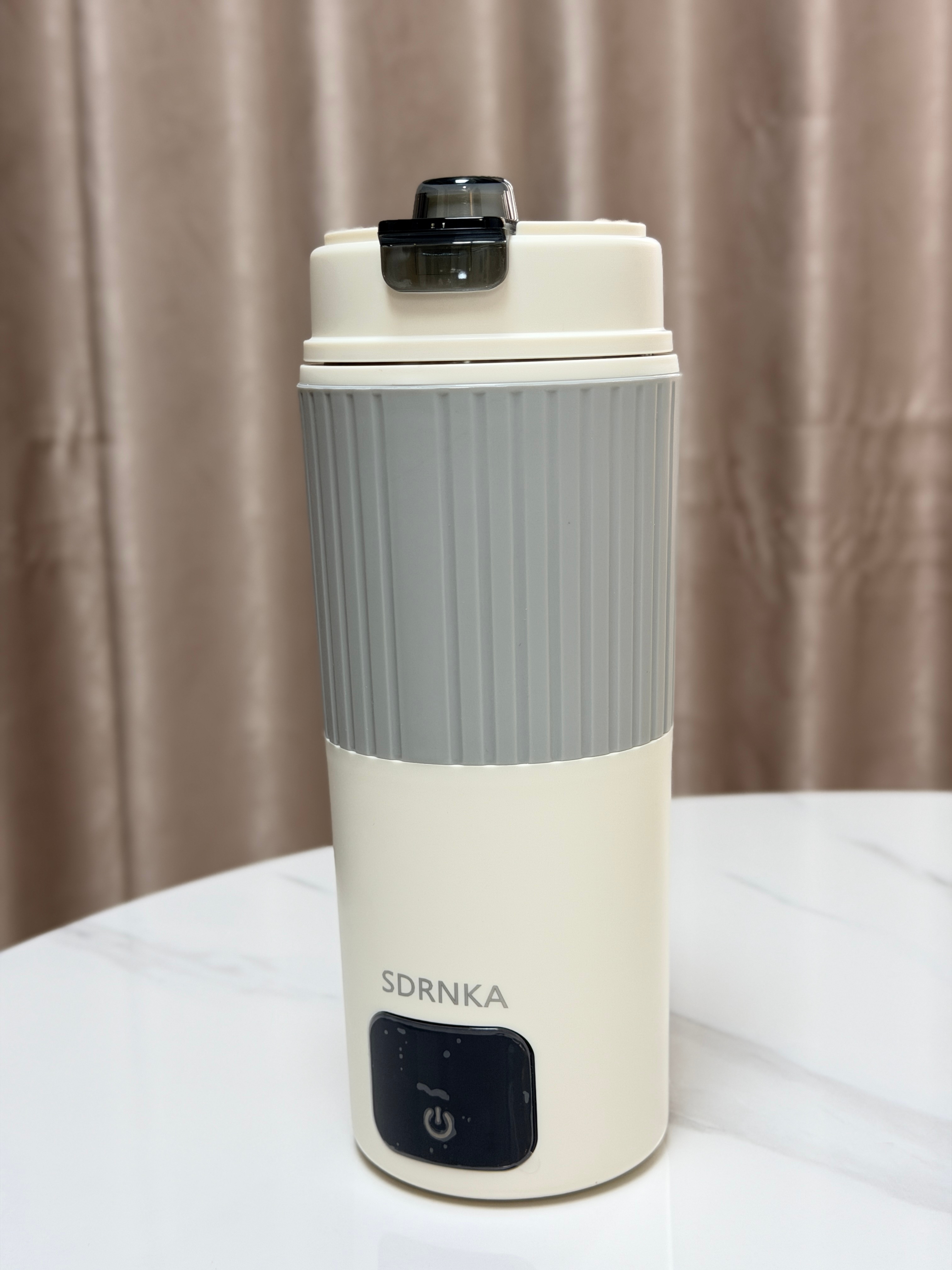 抽一个便携式电热水杯很适合经常出差/旅游的朋友650ml的容量不仅能加热还能当保