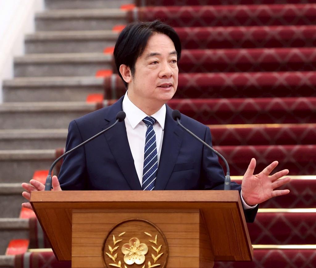 赖清德上任已满周年，根据多份民调显示，他的周年支持度偏低，引起各界讨论。而在2日
