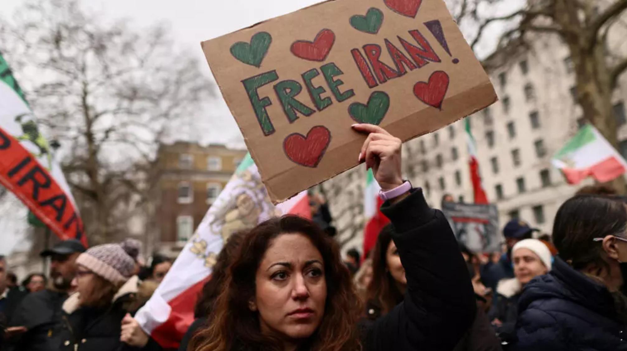 法国转变立场 支持将伊朗革命卫队列入欧盟恐怖组织名单海外新鲜事 法国政府周三（1