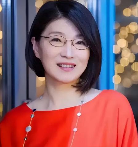 温州女首富抗癌失败，即使名下有两家医药上市公司，市值高达3700亿元，最后还是拯