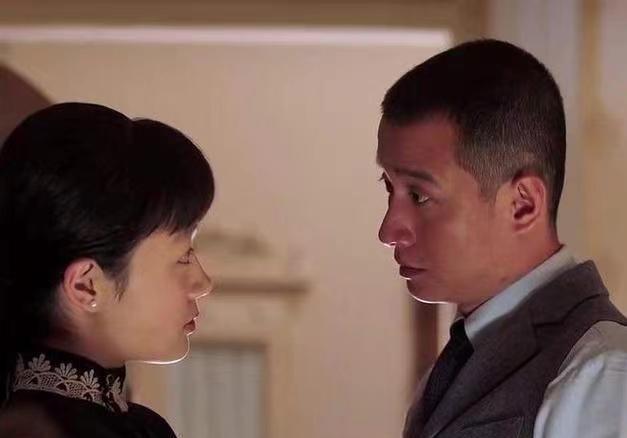 一巴掌，竟成了十年婚姻的休止符！离婚协议上，仅有简短的三条，却承载了太多未言之语