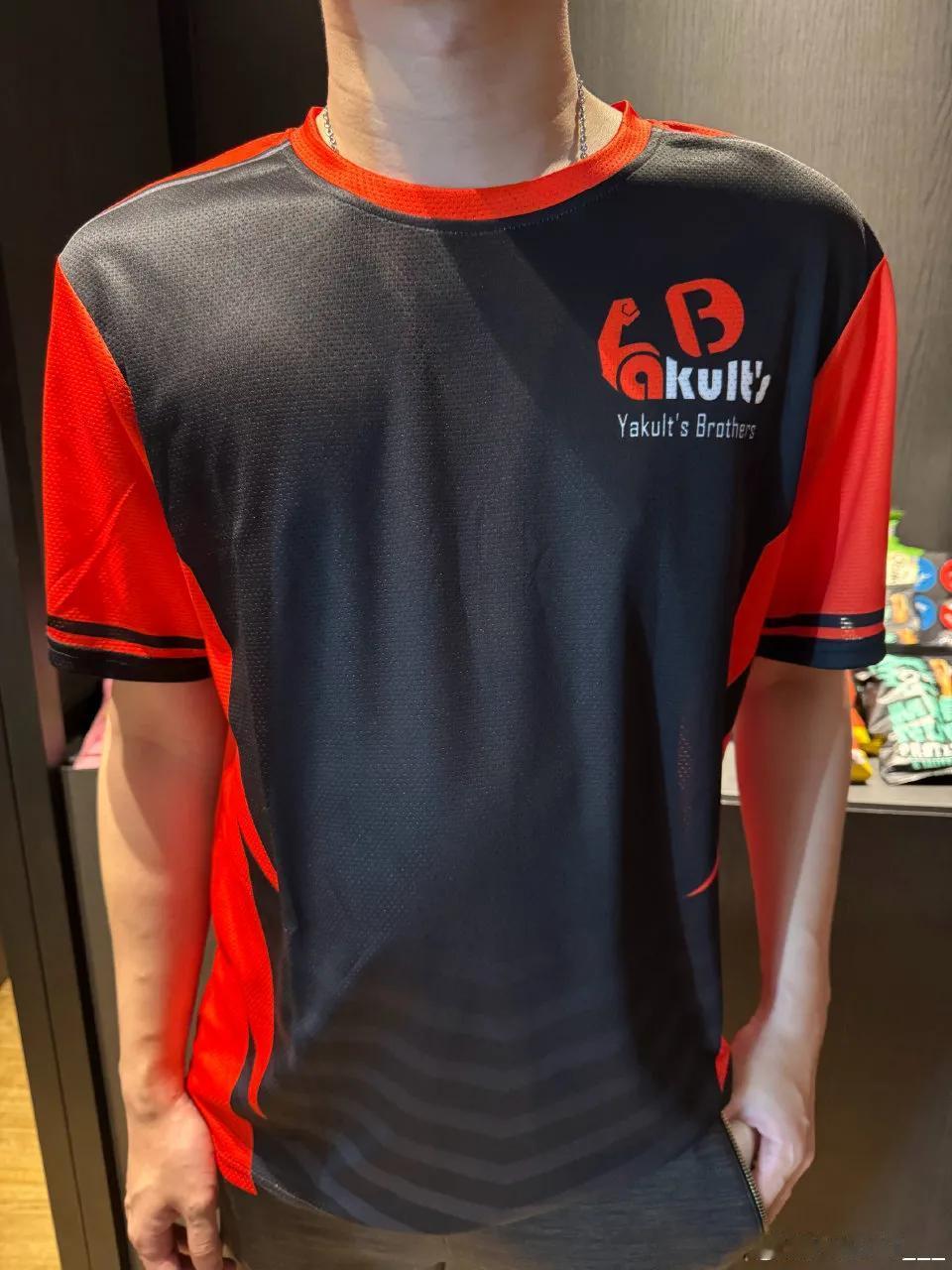 yakult 1:1 Tundra

第一局两路优，而且是巨大优势，对线过后也是