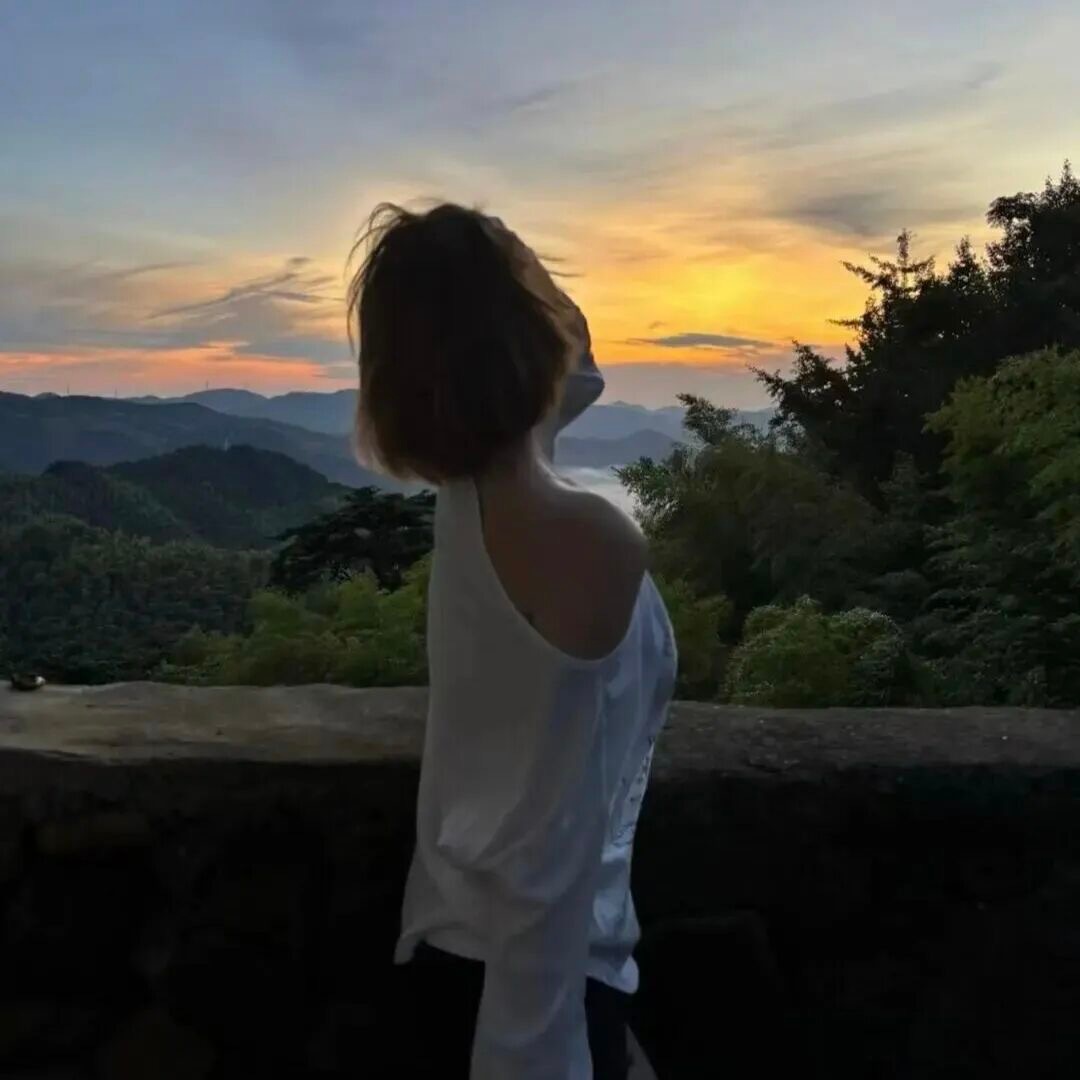 昨天太近，明天太远，今天刚刚好✌🏻 ​​​