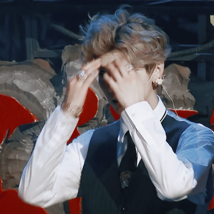 欣赏不来鹿晗的颜值那只能说明你这辈子只配喜欢瞅货懂什么审美啊 