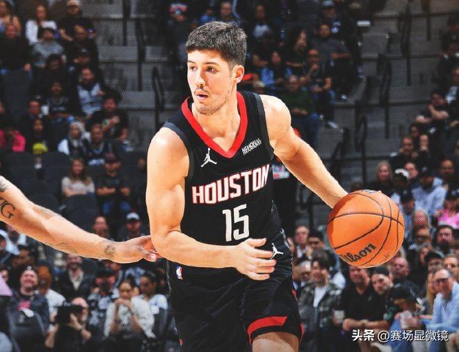 火箭最大变化！乌度卡将谢泼德放进首发，名记：这是本周最大进展。
名记Tim Ma