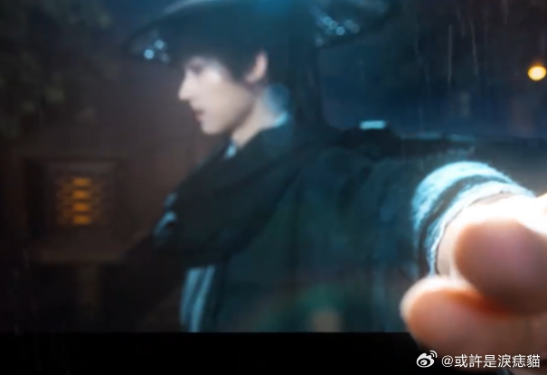 龚俊新剧胡子造型凤舞九天 鲜衣怒马的侠客感被龚俊演活了，胡子造型英气挺拔，眼神机