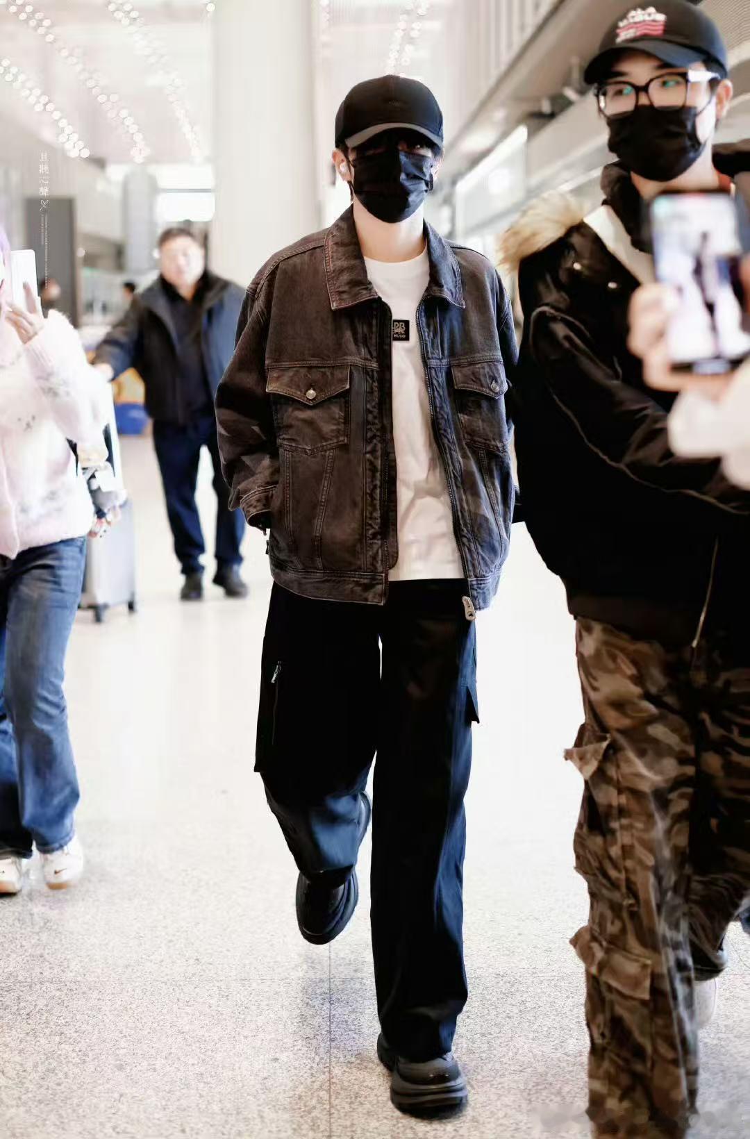 穆祉丞今日出发路透有～一切顺利哦！ 