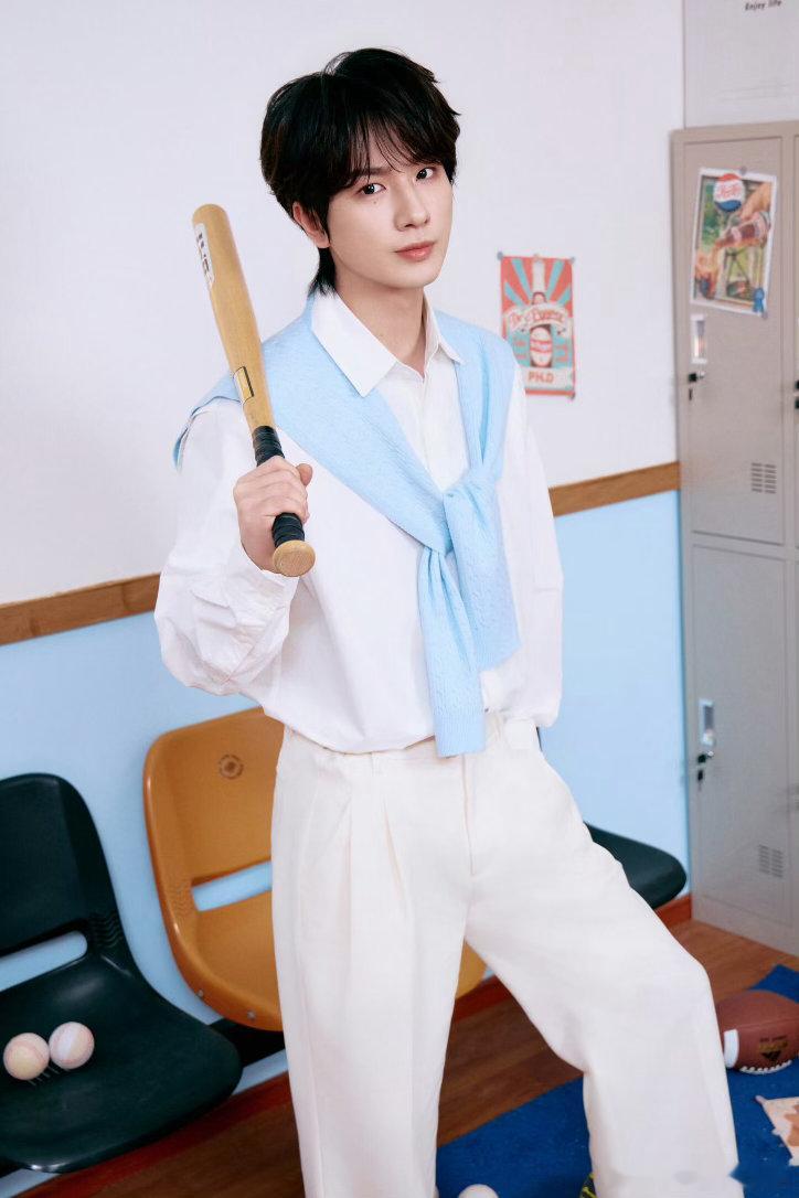 李宏毅李宏毅fancycube品牌色彩代言人 lhy Day6：最喜欢的一组图 