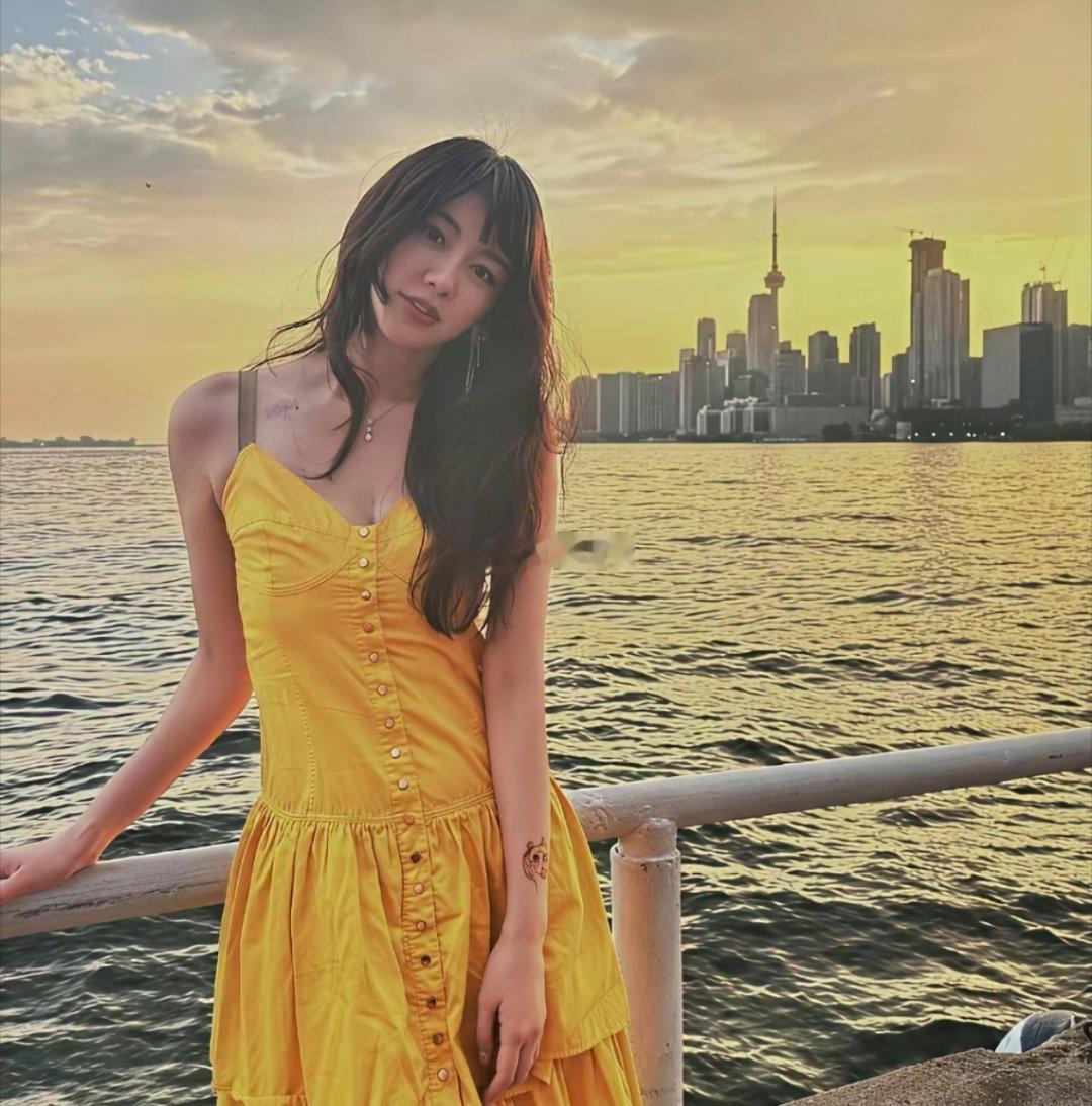 还珠格格里最美的演员，可惜不怎么拍戏了、不然肯定能够跻身一线。 ​​​