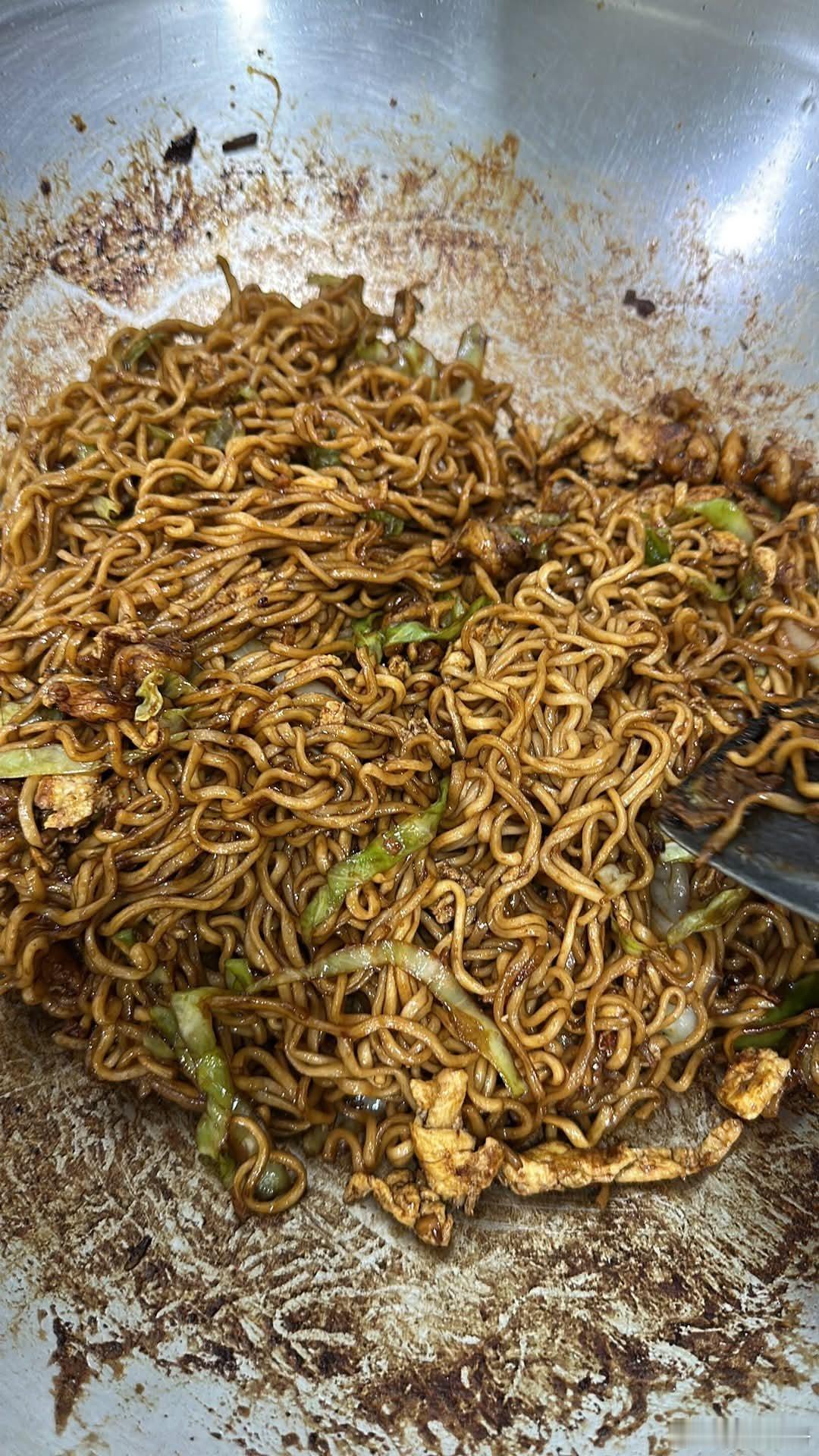 生活手记 炒方便面，炒成了一坨…… 