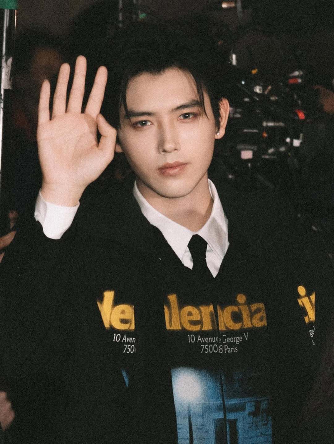 巴黎时装周陈飞宇出个国帅成啥了陈飞宇✖️Balenciaga 📷 