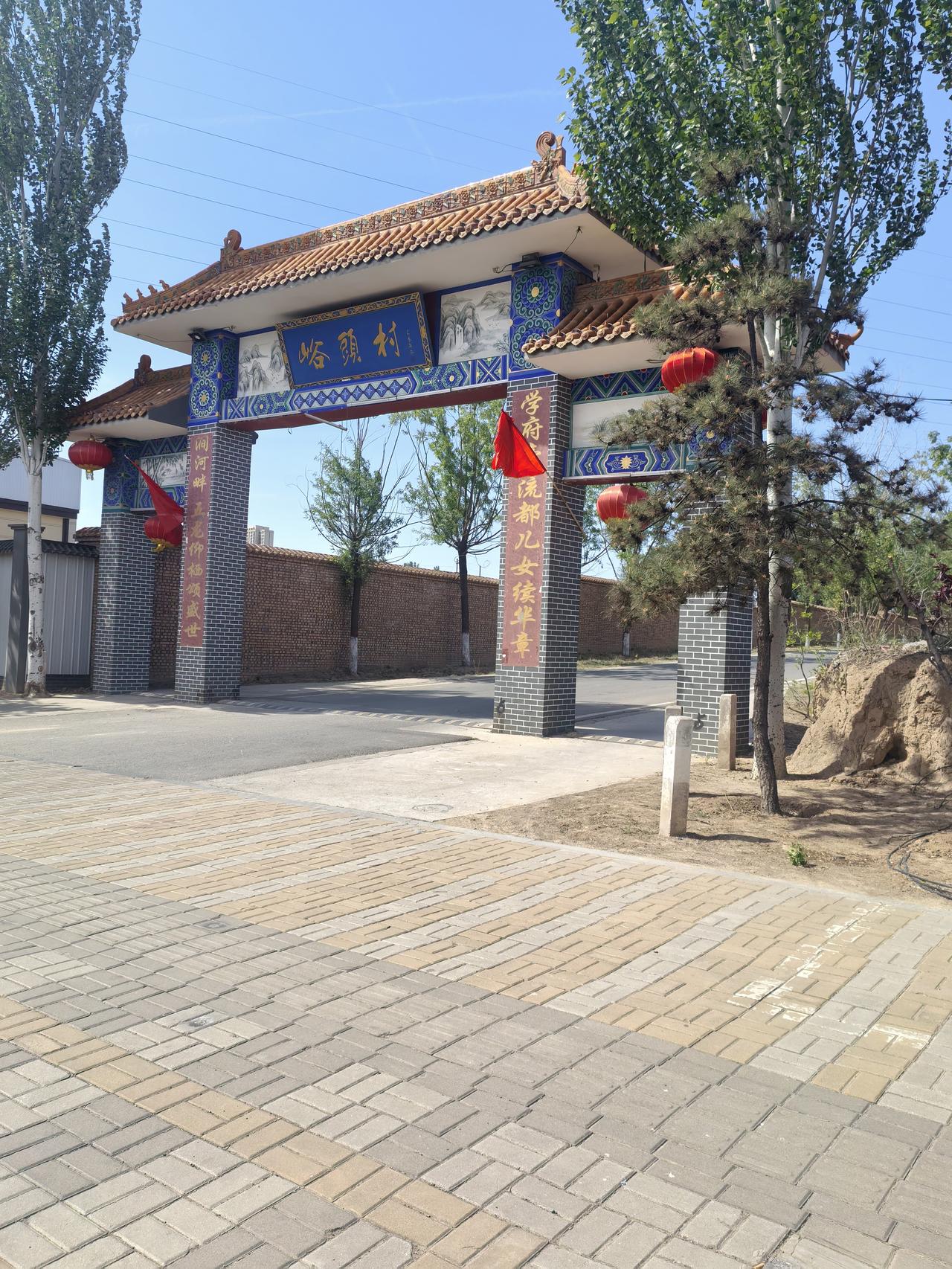 这几年我们干塌的晋中民办学校
之二启帆双语
它现在是奠中学校高中部，位于新汇隆农