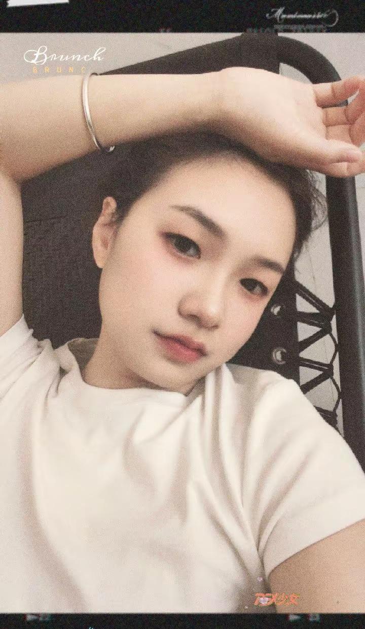 没有经济来源，我活成了最卑微的模样 因为要全职带娃，我没有工作，没有收入，每一分