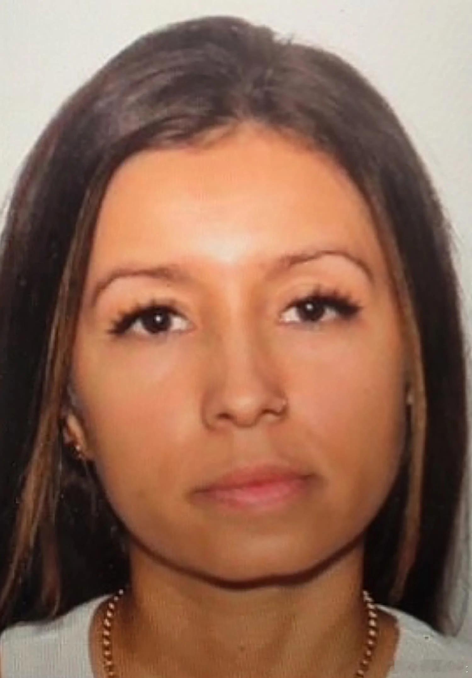 【弗吉尼亚州海军预备役军人因谋杀妻子在香港被捕，妻子尸体在冰柜中被发现】[等等，