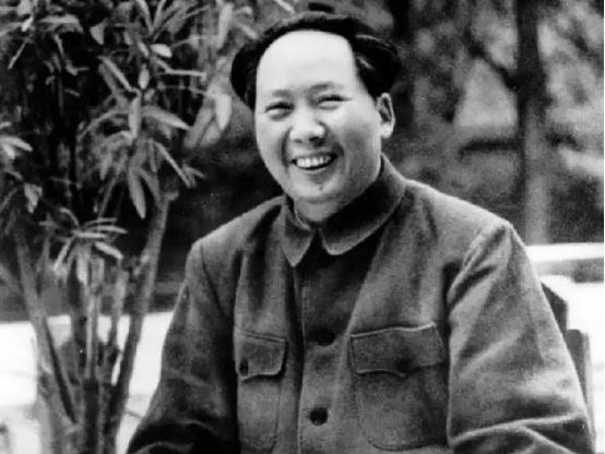 1960年毛泽东到郑州视察，展览馆讲解员回忆主席穿着朴素，感叹其简朴作风
196