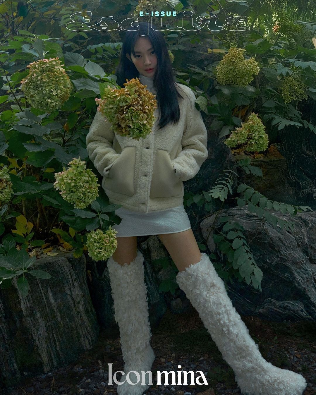 Esquire Korea 电子刊封面人物 申敏儿蒙口的冬装看上去还是不错的 ​