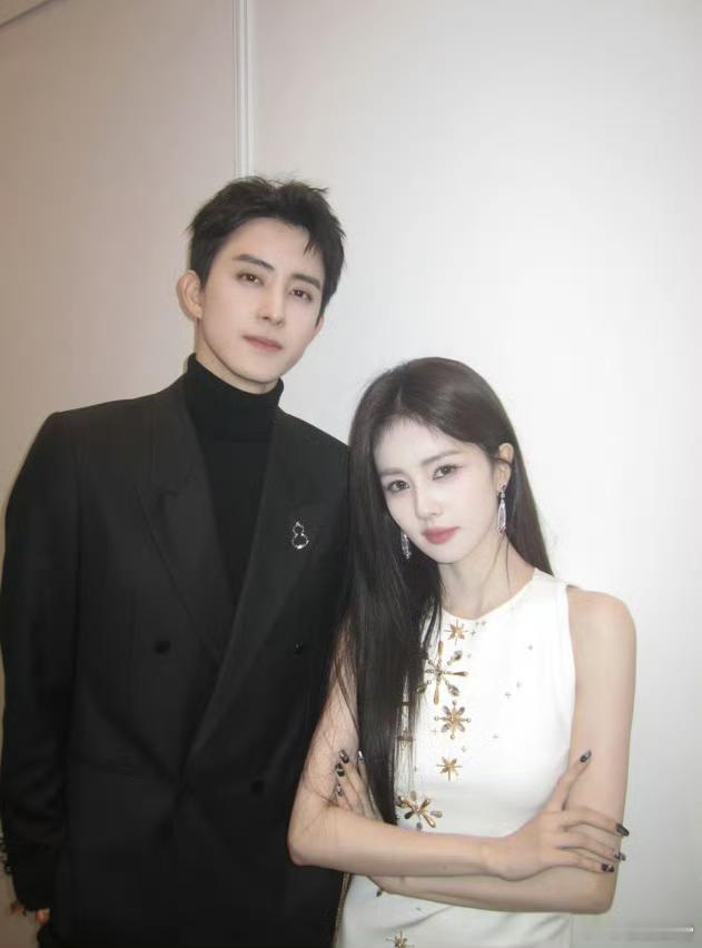 白月梵星请上桌合体直播 当得知白月梵星要全员合体直播，仙侠剧爱好者们的热情瞬间被