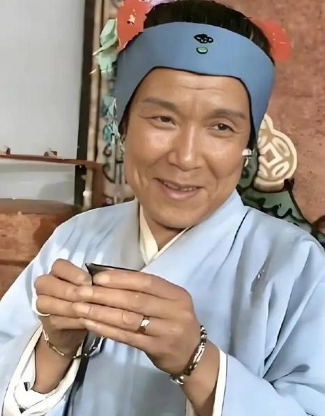 “刘姥姥” 沙玉华去世了，看到她的死因，我破防了，夺走她的不是病痛，而是那条无人