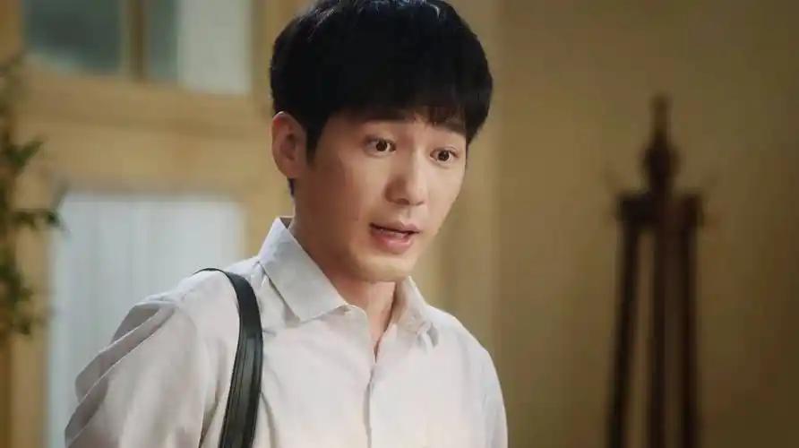 其实白宇不适合演徐胜利这个角色。

《冬去春来》里，白宇饰演的徐胜利是一个热爱写