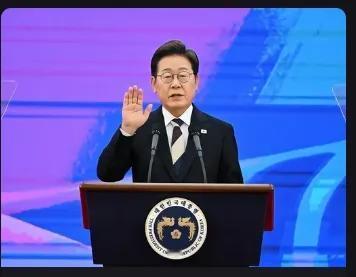 东北亚这波外交表态太有看头了！高市早苗还在疯狂炒作“台湾有事”，甚至想把集体自卫