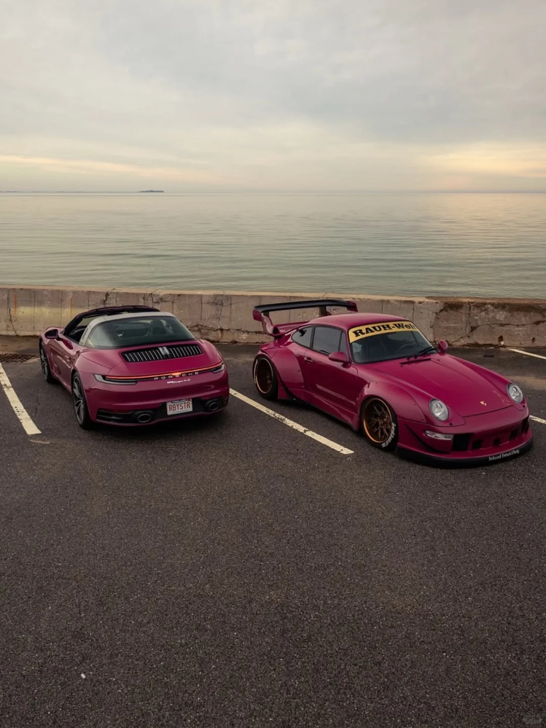 玫红色的RWB 993实在是太漂亮了，又帅又漂亮车的新衣