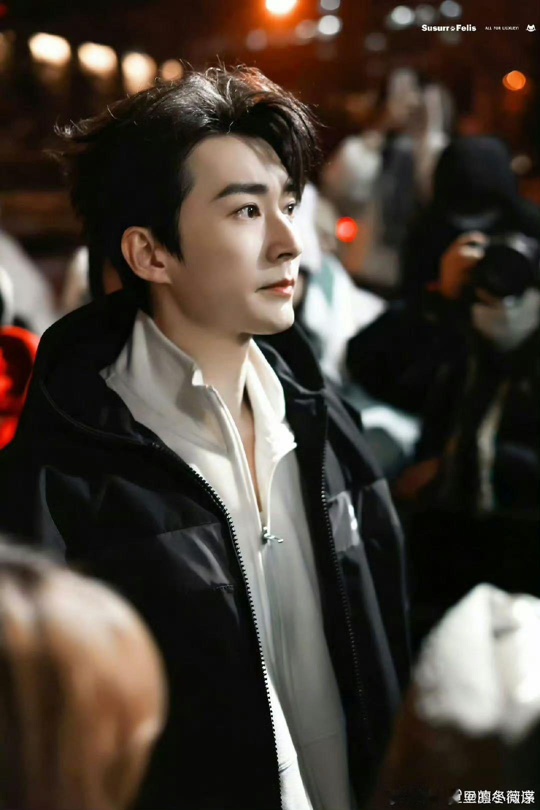 刘学义春晚备播路透 在春晚备播现场，刘学义的灵动身影让人心旷神怡，期待他用艺能为