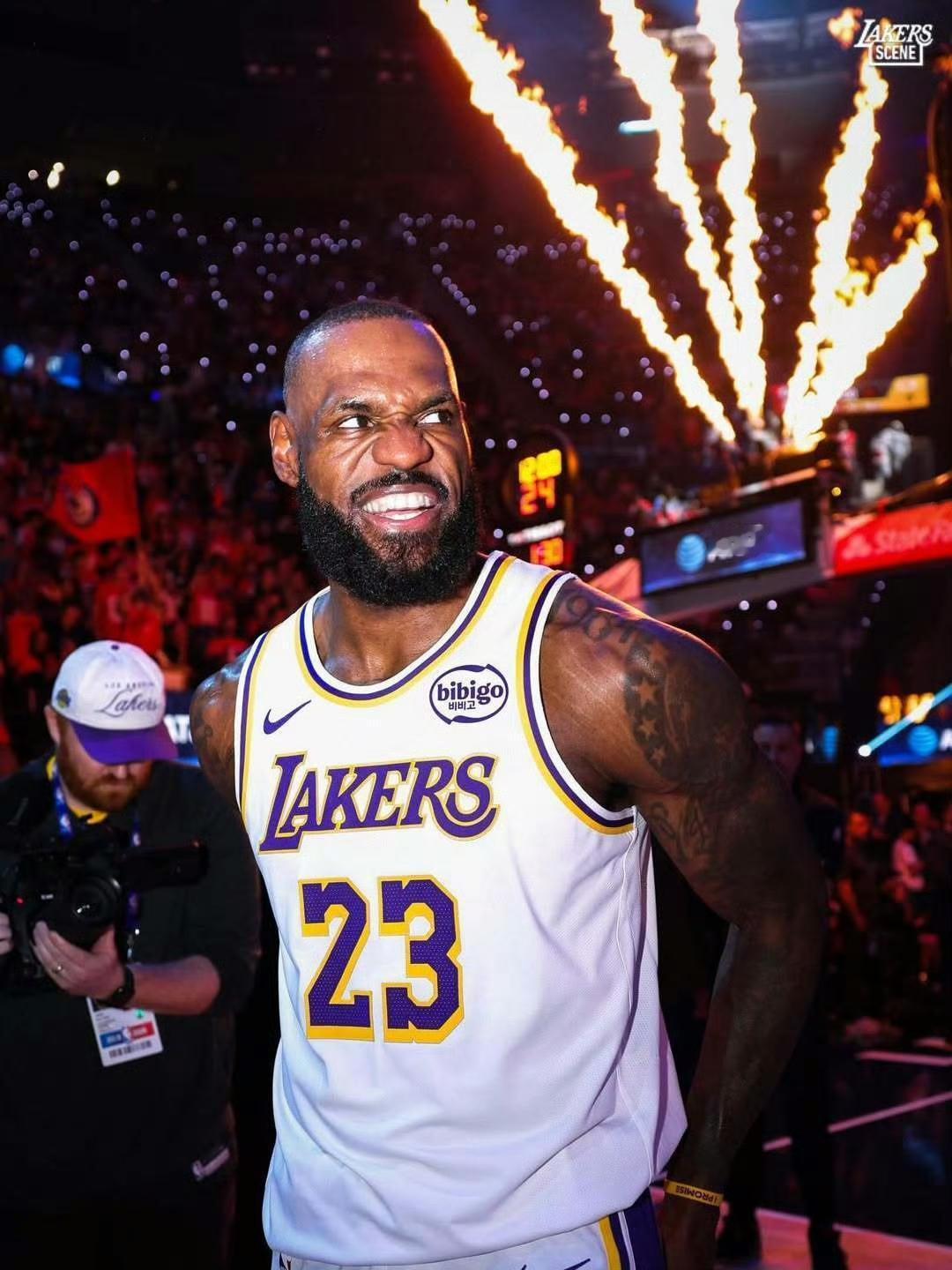 全场结束，湖人88-103快船，点评一下这场比赛吧。

詹姆斯36分4篮板3助攻