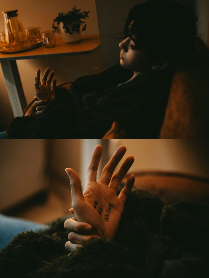 曾舜晞交换人生杀青照 曾舜晞《交换人生》杀青照，真的是觉得也太帅了吧，其实我觉得