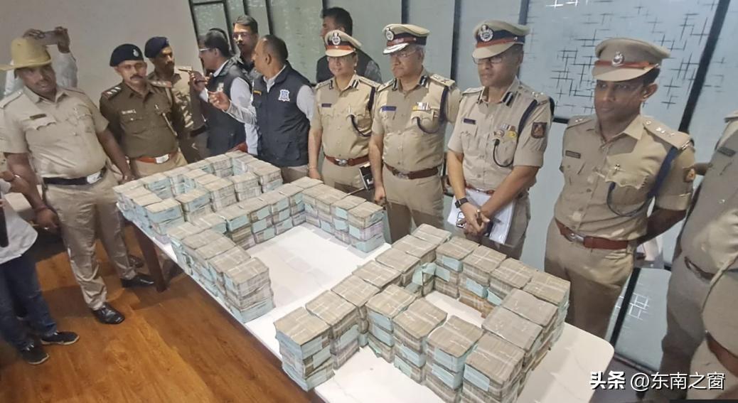 印度7000万卢比运钞劫案实在是太魔幻！内鬼+警察当帮凶，流程漏洞大到离谱，估计