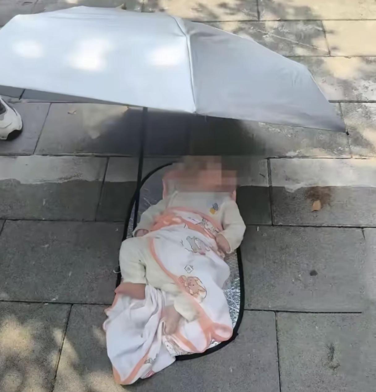 遗弃宝宝的妈妈心里一定很痛吧？
看了福建弃婴的照片，小脸肉嘟嘟的、胖乎乎的，刚出