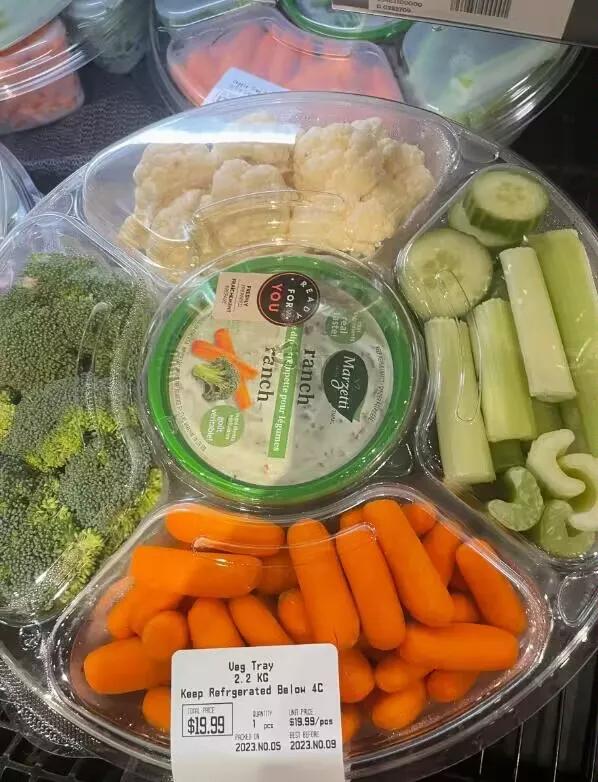 咱就是说，谁会买这个啊
生的西兰花🥦我知道可以生吃，生的花菜还真没见过生吃的#